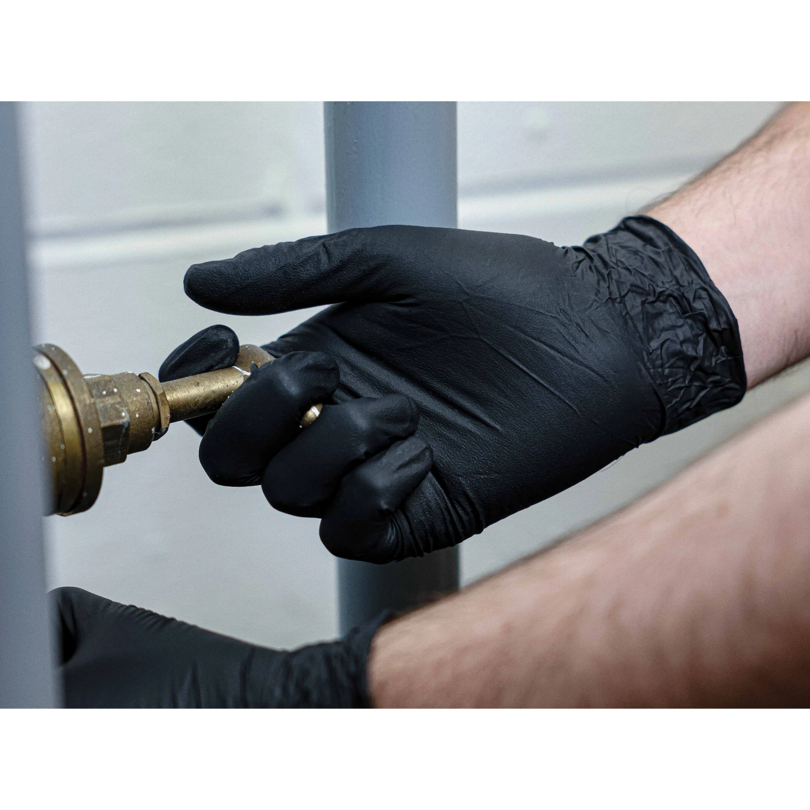 Aurelia Bold Black Nitrile Powder-Free Examination Gloves Medium Pack of 100 - 73997 - Image 3